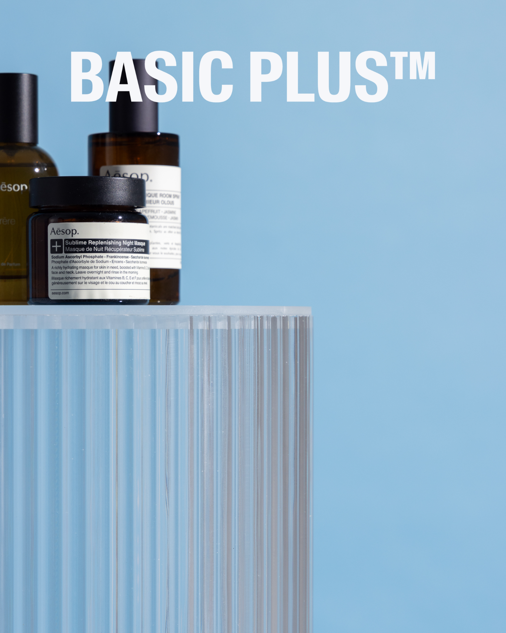 Round Reeded Acrylic Plinth